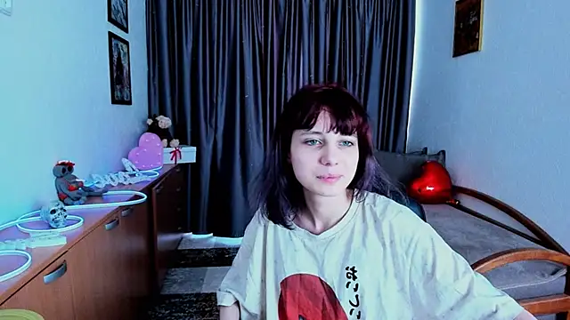 MiniLysii's Live XXX Chat