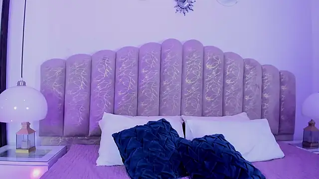 Channel_sofia élő XXX-chatje