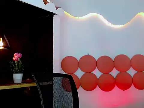 Онлайн чат XXX JessiValentin