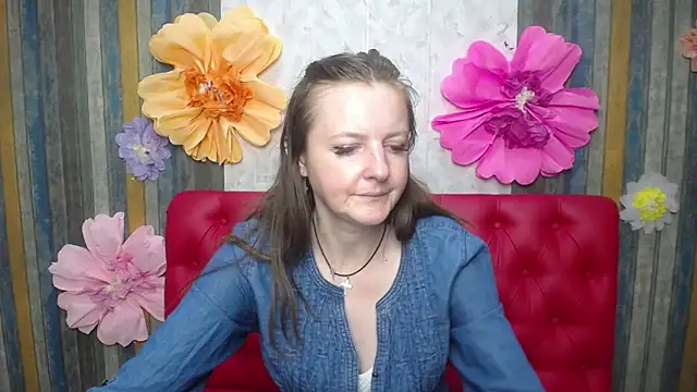 MeganPirs: онлайн-секс-чат