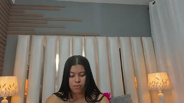 XXX chat uživo modela BritneyDiazz