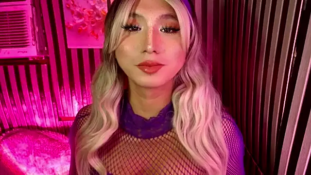 HoresCOCKLUCY Adlı Modelin Canlı XXX Sohbeti