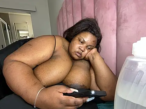 MissLola27 Live XXX-chat