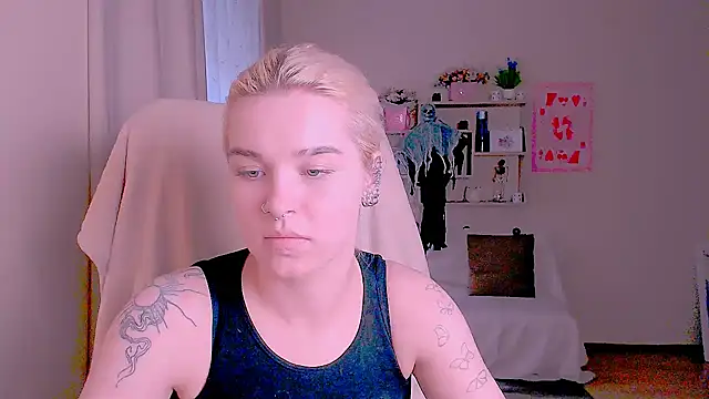 غرفة دردشة Hot_Blonda المباشرة