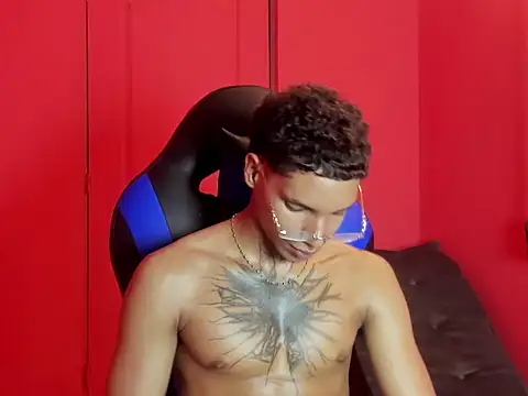 kai_storm77 Chat XXX in diretta