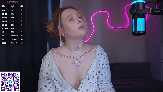 The_Full_Red_Moon's Live XXX Chat