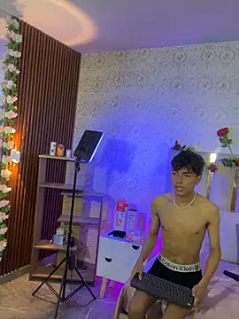 XXX chat uživo modela osamu_tay