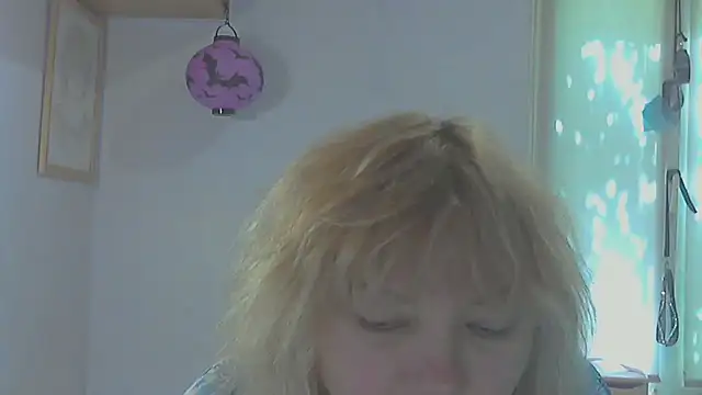 Lusi-777 Chat XXX live