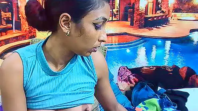 IndianSexyButt Live XXX-Chat