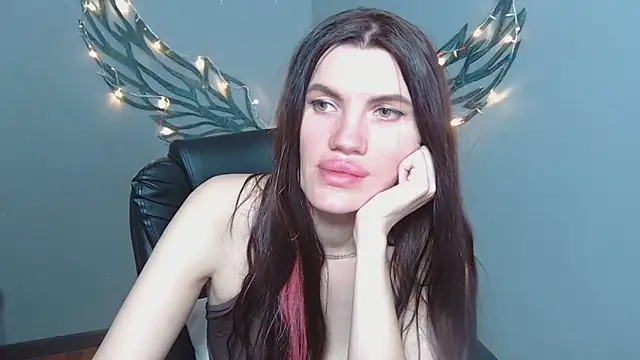 MilaLoona Chat XXX in diretta