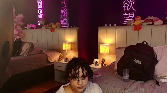 _sarahRose Adlı Modelin Canlı XXX Sohbeti