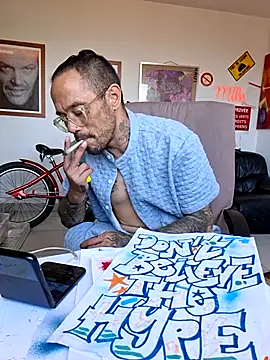 Онлайн чат XXX Mr_Graffitimile