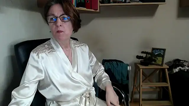Chat +18 de katemodel ao vivo