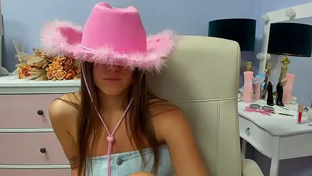 dirtyxEmily Chat XXX in diretta