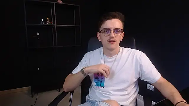 הופעת וובקאם של FelixStarkk