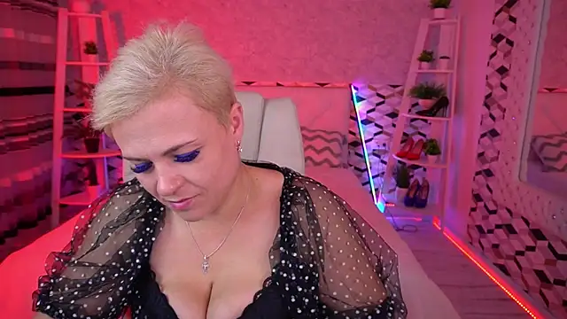 CrystalVibe Chat XXX in diretta