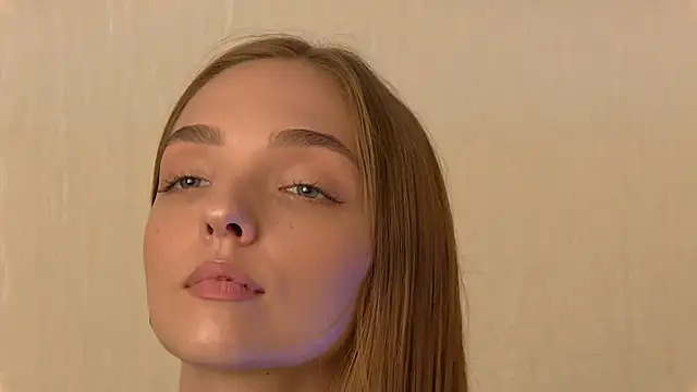 VirginiCruz Adlı Modelin Canlı XXX Sohbeti