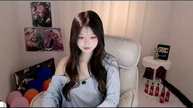 ChuYI-007 Adlı Modelin Canlı XXX Sohbeti