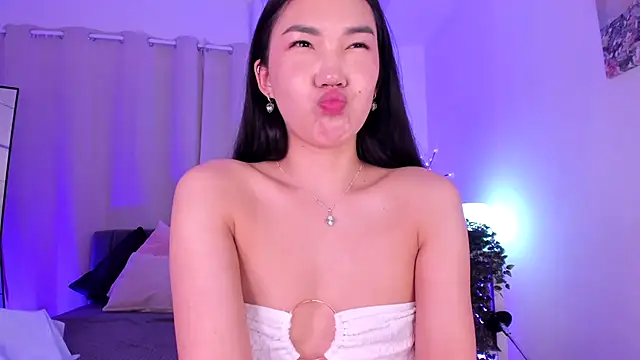 Divine_Madeleine Live XXX-Chat