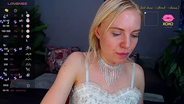 FromRussia Adlı Modelin Canlı XXX Sohbeti