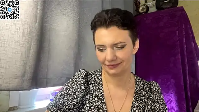 HotMamaQueen234's Live XXX Chat