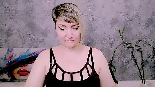 Djullia Chat XXX live