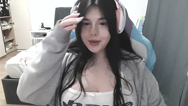 LunarMia's Live XXX Chat