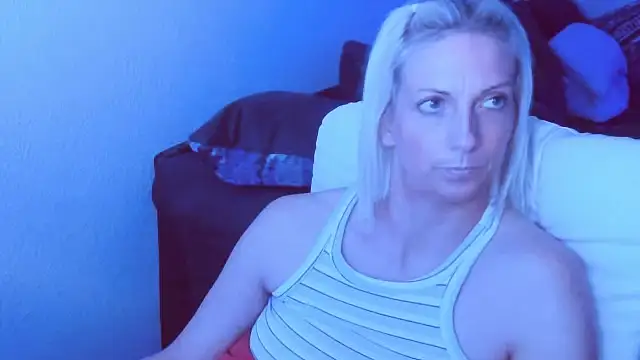 Chatroom XXX en direct de SexyJulia21