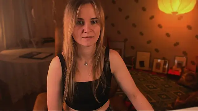 MiaSparkes: онлайн-секс-чат