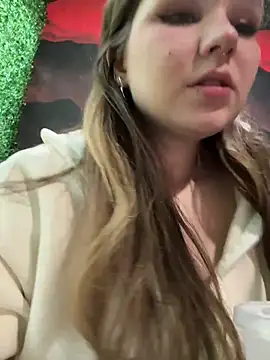 PumaShyXD Chat XXX in diretta