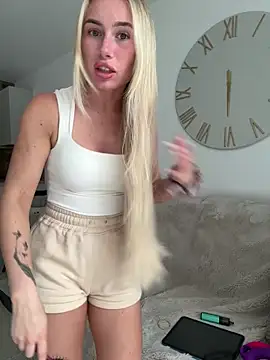 SexySaraxxoo's Live Chat Room