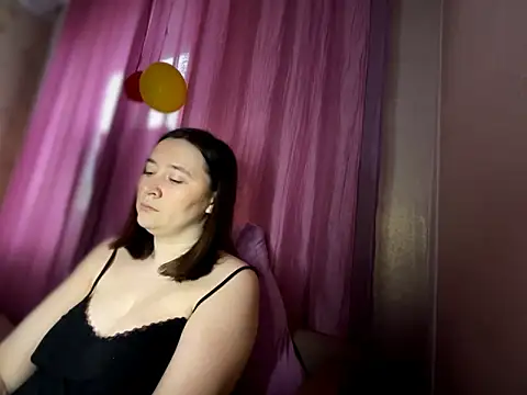 Онлайн чат XXX MimiYolaVi