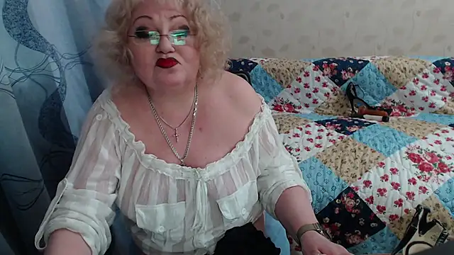 livingnextdoor's Live XXX Chat