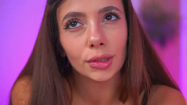 Aisha_Bee Chat XXX in diretta