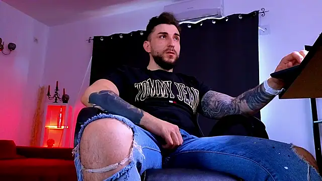 MightyAaron66 Live XXX-chat