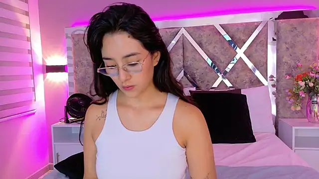 Susa1userma_ Chat XXX in diretta