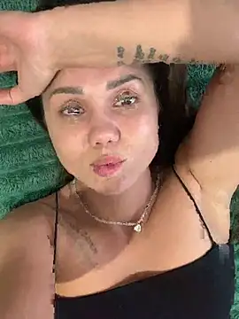 Chatroom XXX en direct de MiraMiss