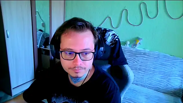 Show modela MeLanXolik na web-kameri