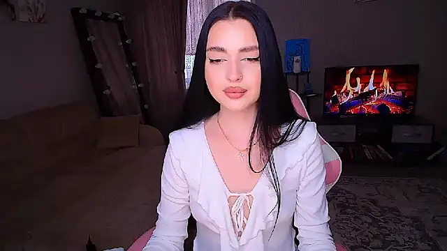 yoursLina Show in webcam
