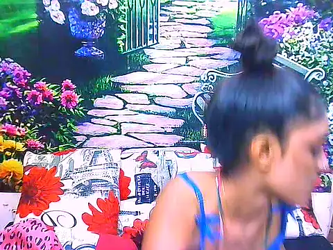 IndianPretty14u2Luv Adlı Modelin Canlı XXX Sohbeti