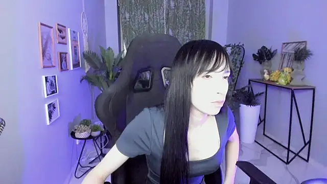 Chat +18 de SeraphineSparda ao vivo