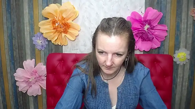 Chat +18 de MeganPirs ao vivo