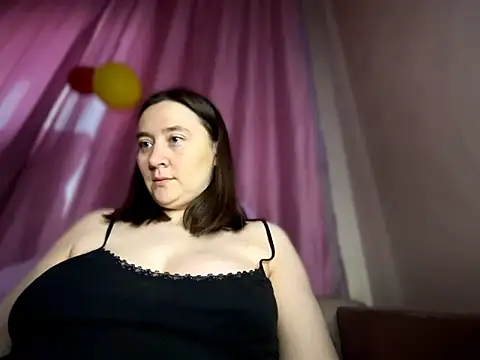 MimiYolaVi Chat XXX in diretta