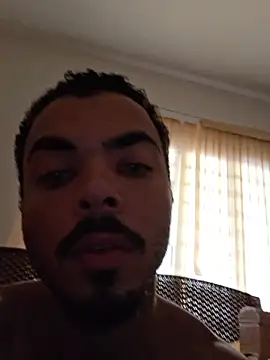 XXX chat uživo modela principebaiano