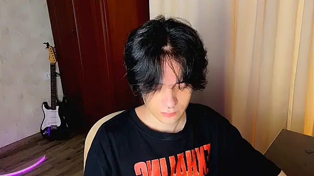 XXX chat uživo modela Zombde