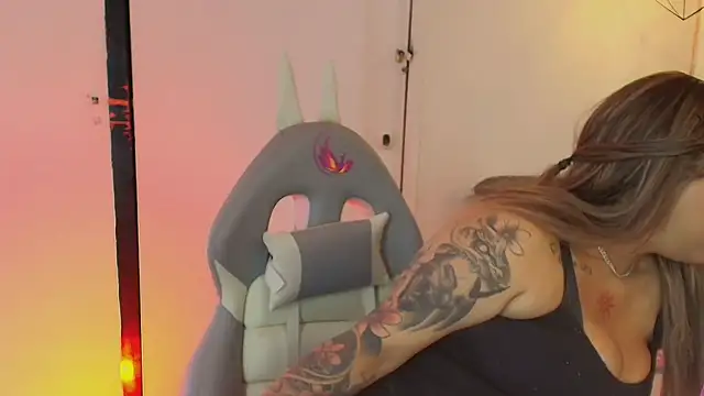Chat +18 de Melissa_Adamsx ao vivo