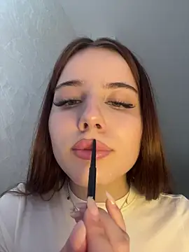 Immy_Megan Adlı Modelin Canlı Sohbet Odası