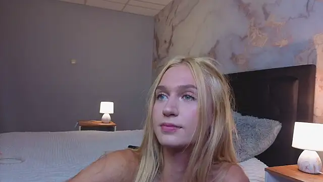 SerenaCrystall Live XXX-Chat