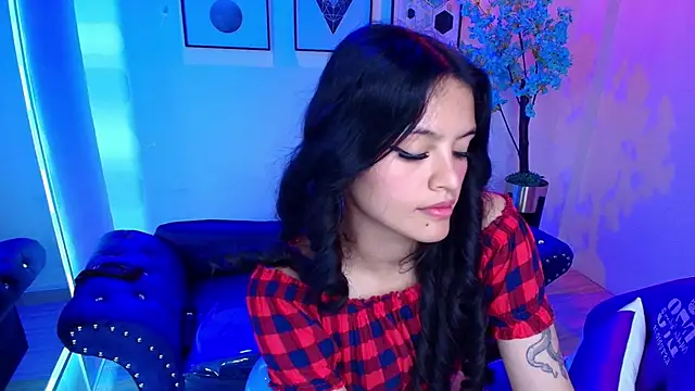 Czat XXX na żywo – Maddie_T18