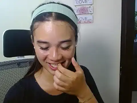 ShinningEthene's Live XXX Chat